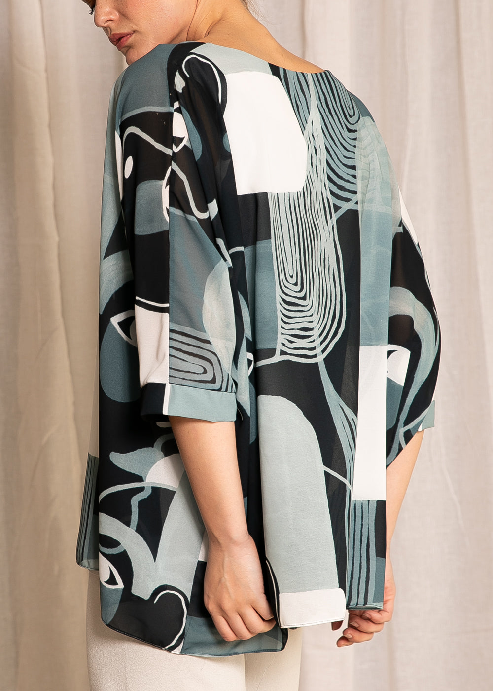 Capri Poncho in Narcissist - In Stock