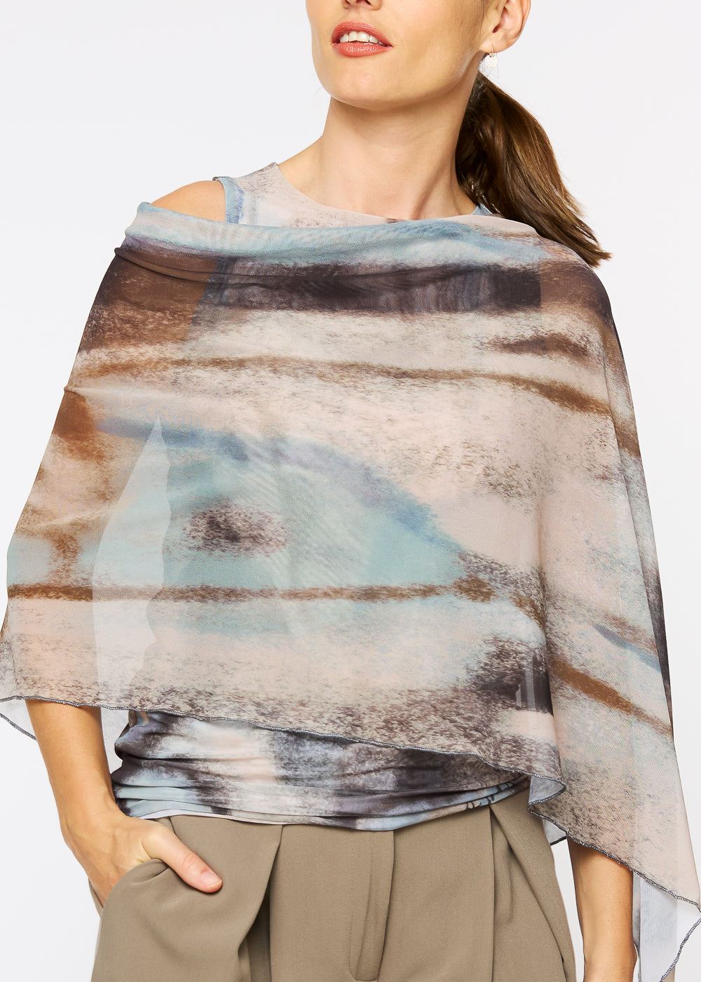 Mila Ponshawl in Desert Storm