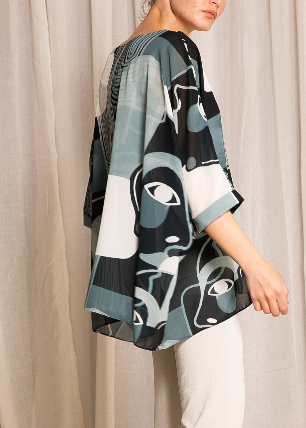 Capri Poncho in Narcissist - In Stock