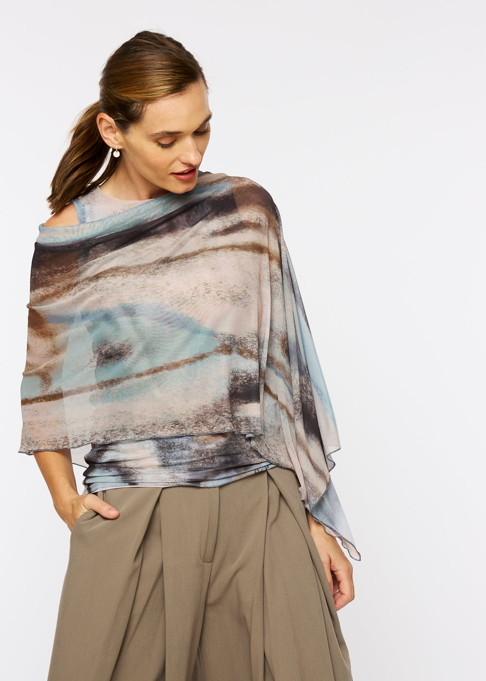 Mila Ponshawl in Desert Storm