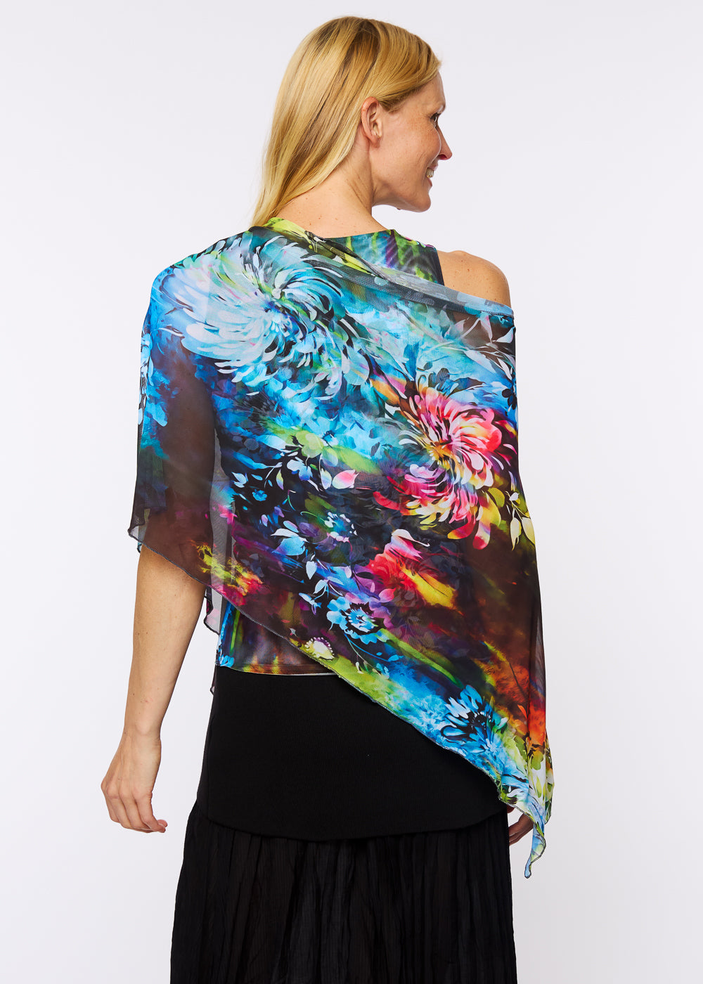 Mila Ponshawl in Noir Bouquet